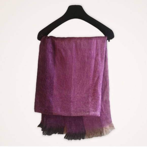 Soft purple shawl / scarf - Picture 3 of 4